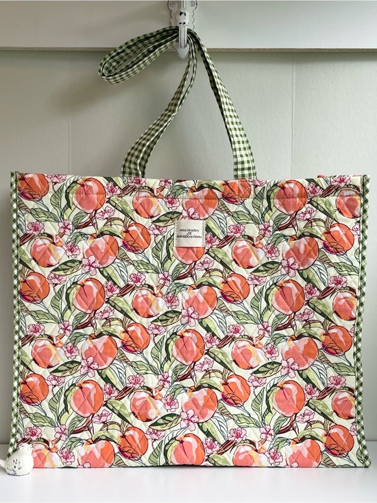 Vera Bradley Handbags - Bath & Body Works Vera Bradley 2006 Limited Edition Cotton Tote Bag Peach Garden